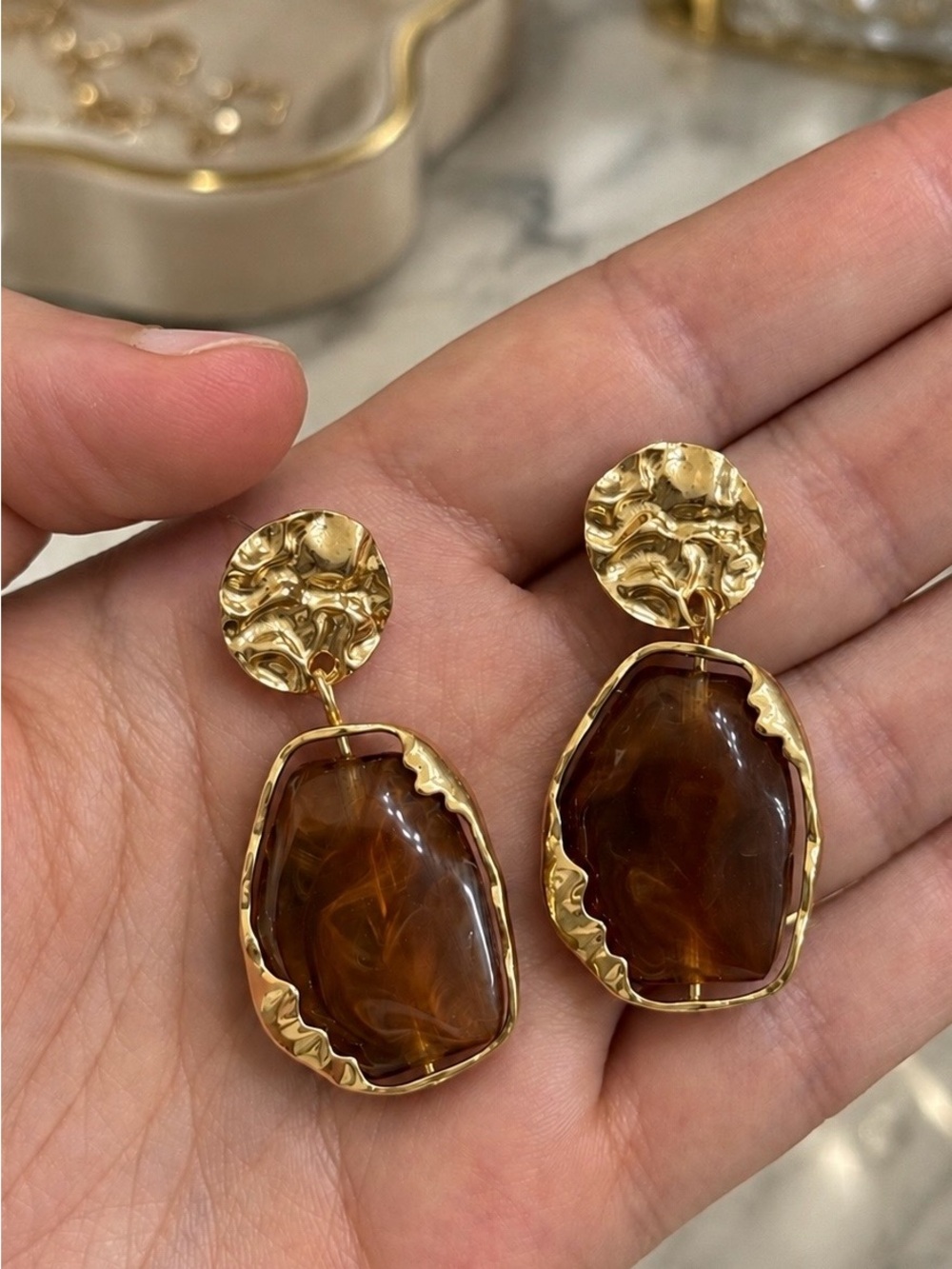 Gold-tone Amber Brown Drop Earrings - Picture 2 of 4